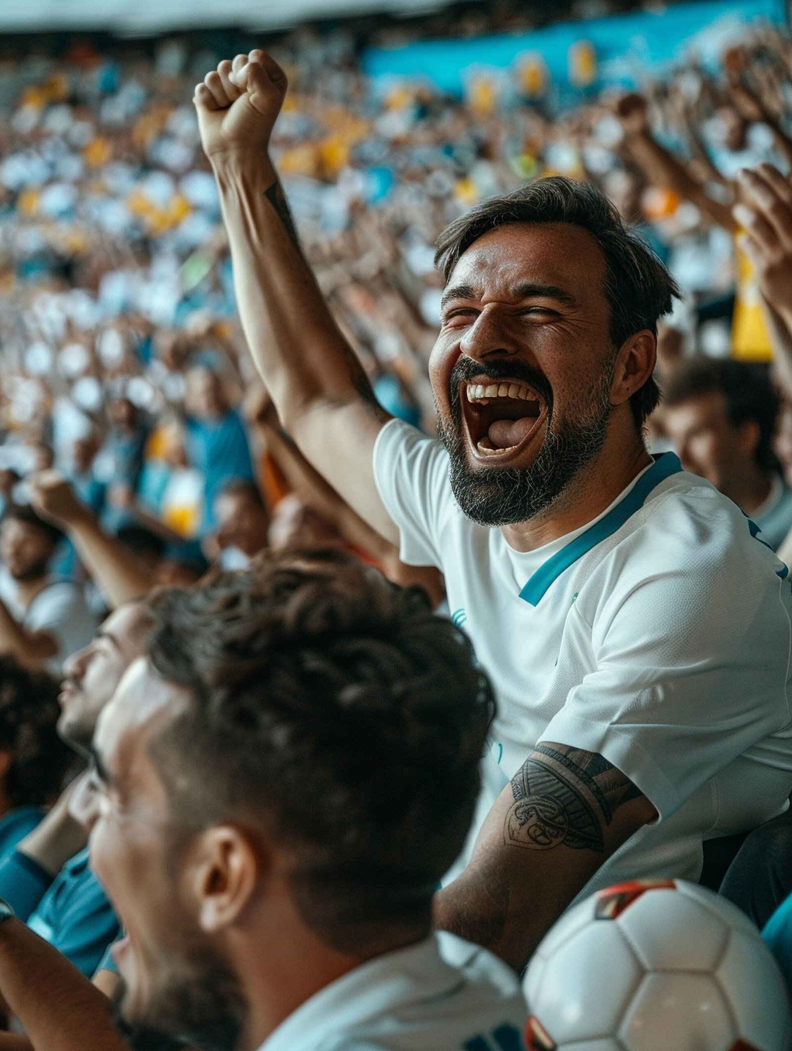 Jubelnde Fußballfans feiern ihren Sieg